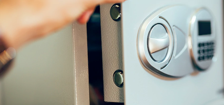 Fingerprint Safe Openers in Granite City, IL